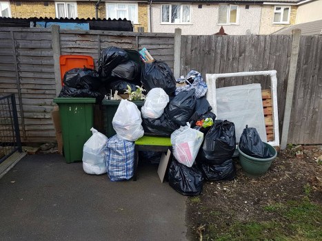 Professionals performing house clearance in Chelsea